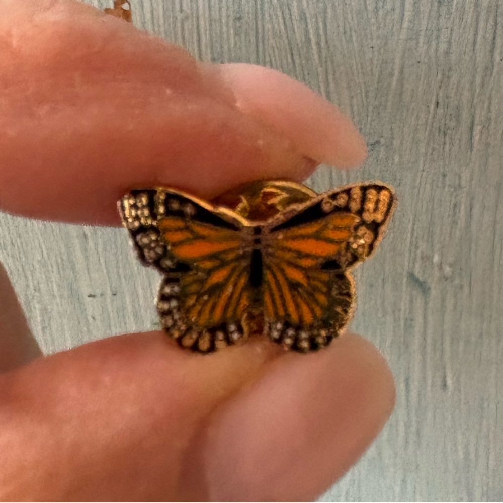 Bundle of gold stick pin of bird on a branch and little monarch butterfly pin - Picture 5 of 7